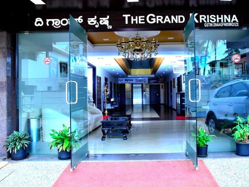 The Grand Krishna Luxury Hotel Чикмагалур Экстерьер фото