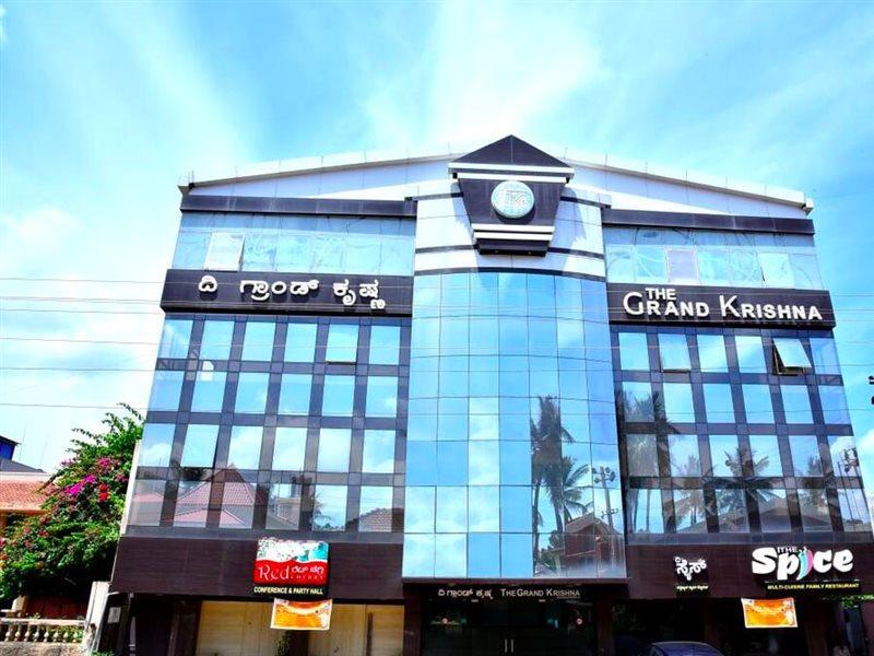 The Grand Krishna Luxury Hotel Чикмагалур Экстерьер фото