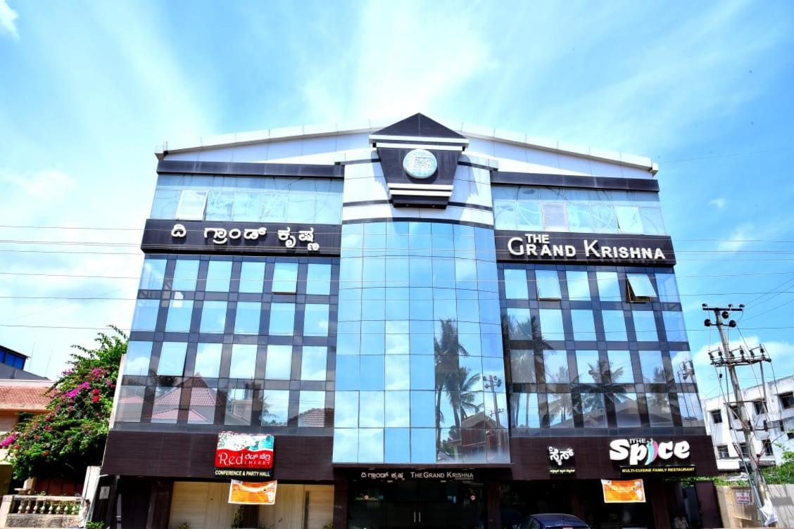 The Grand Krishna Luxury Hotel Чикмагалур Экстерьер фото